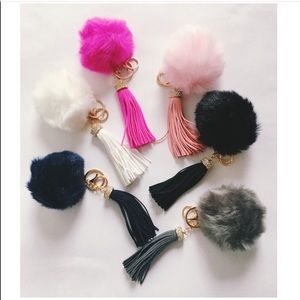 🔥🔥Host Hot Pick🔥🔥 Fuchsia Faux Fur Keychain